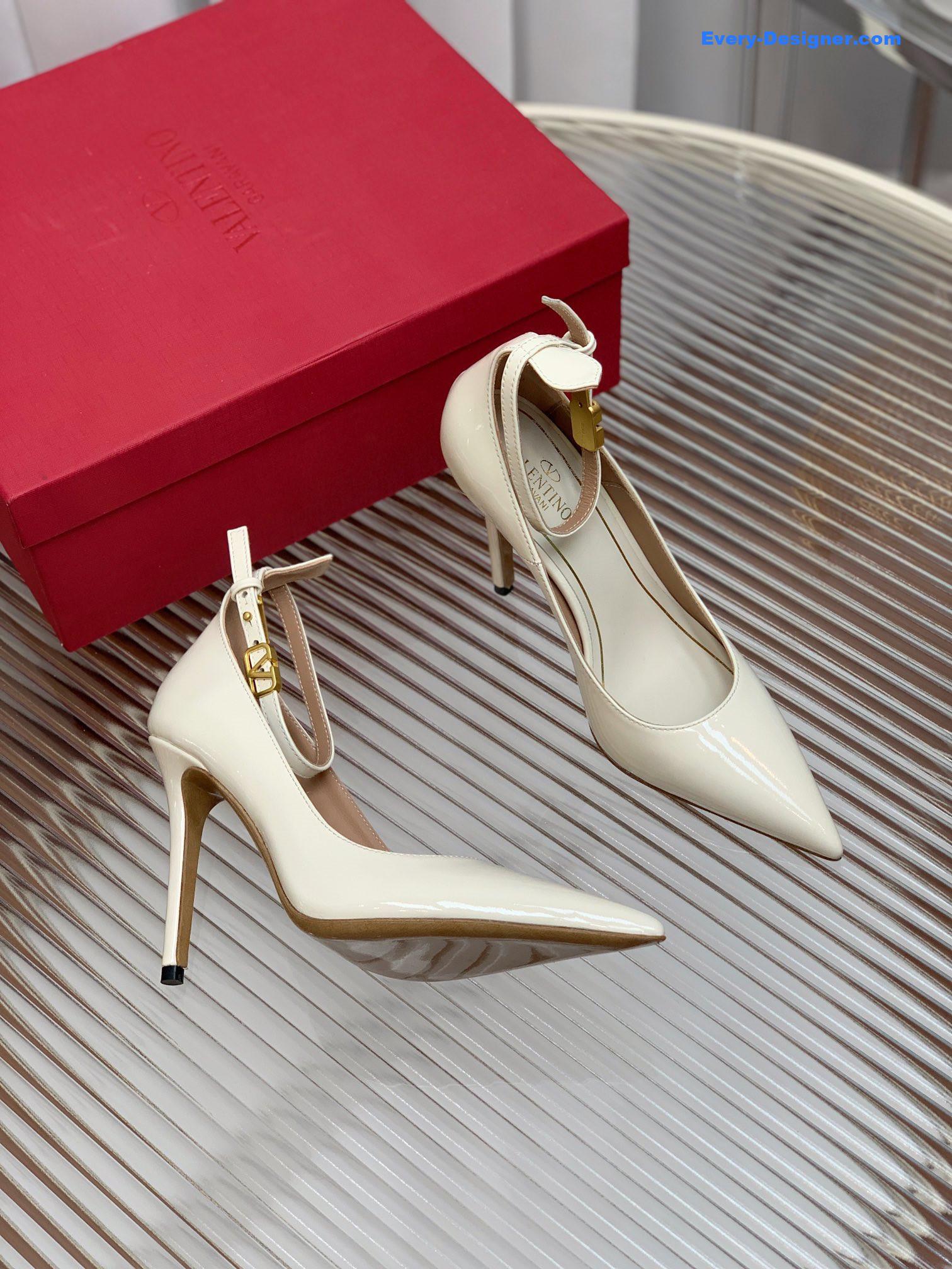 Va1e*ntin0 high heel pointed shoes