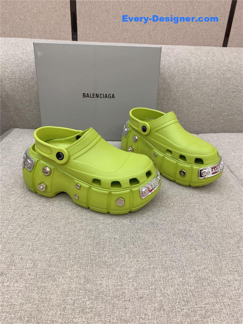 Ba1en*iaga platform heeled clogs