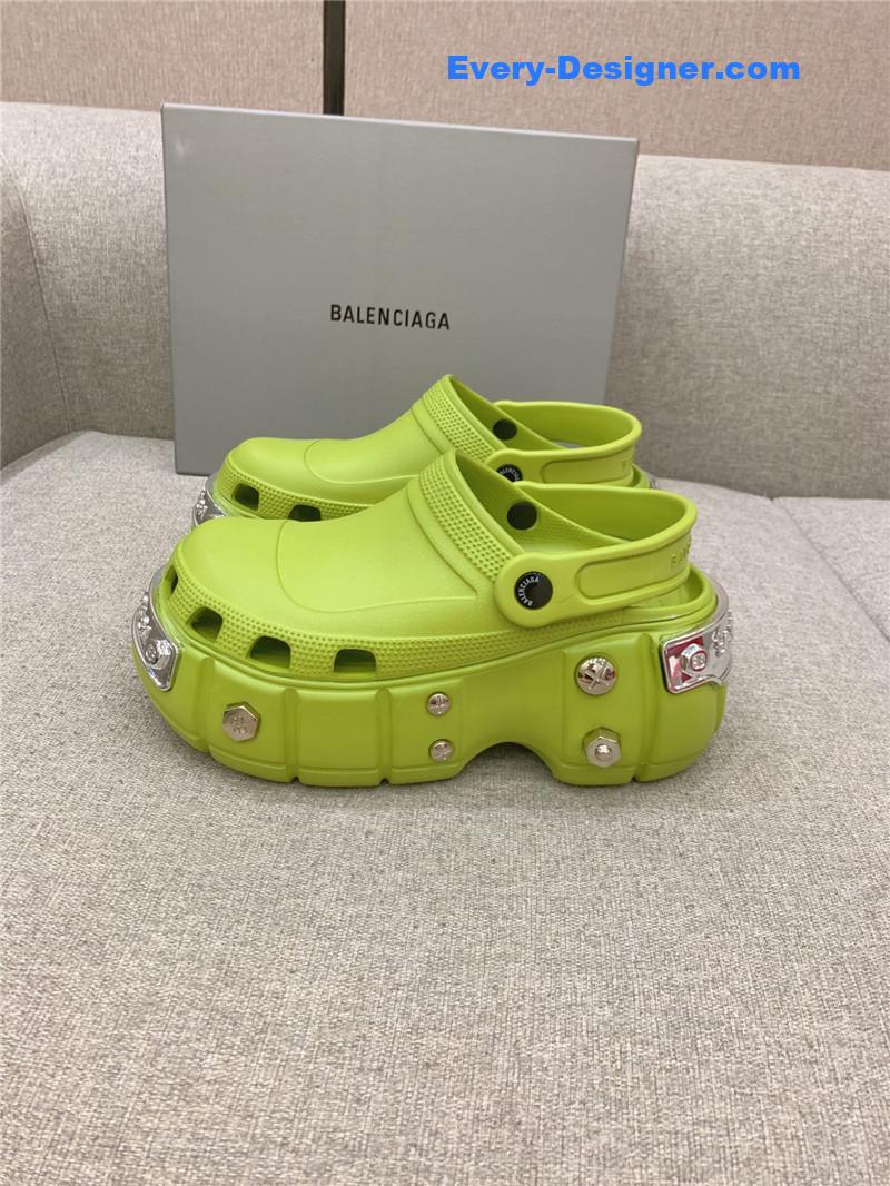 Ba1en*iaga platform heeled clogs