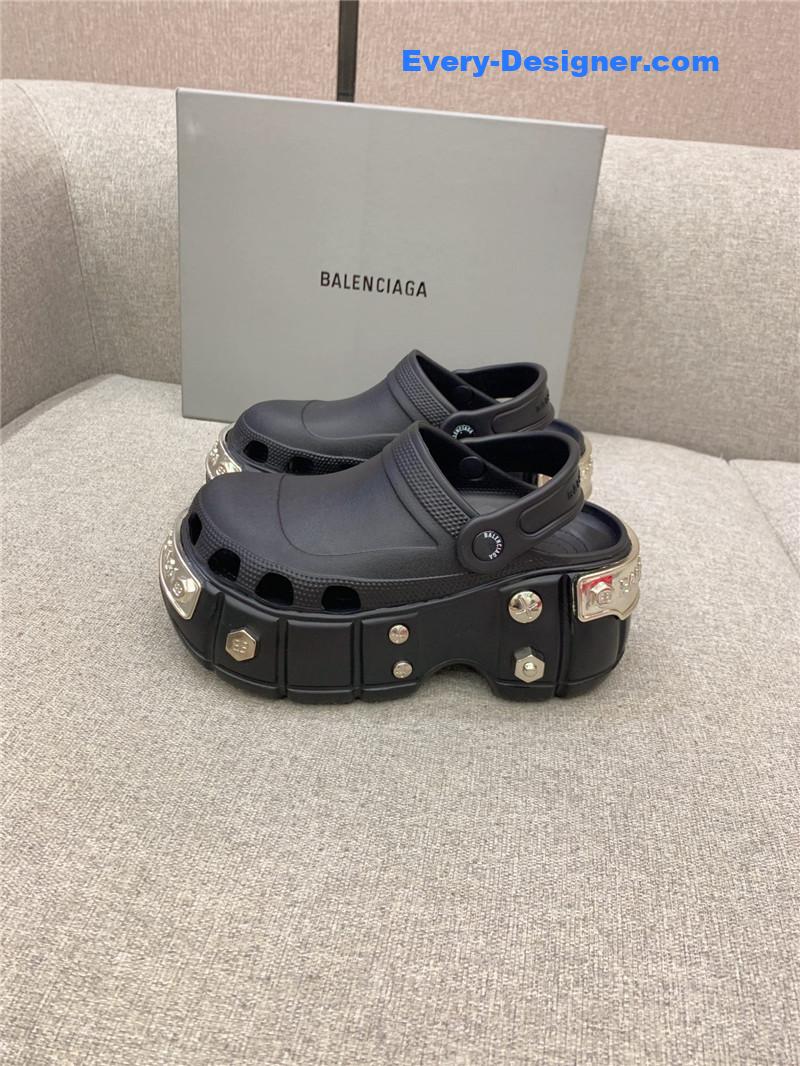 ba1en*iaga x Cr0c5 platform clogs