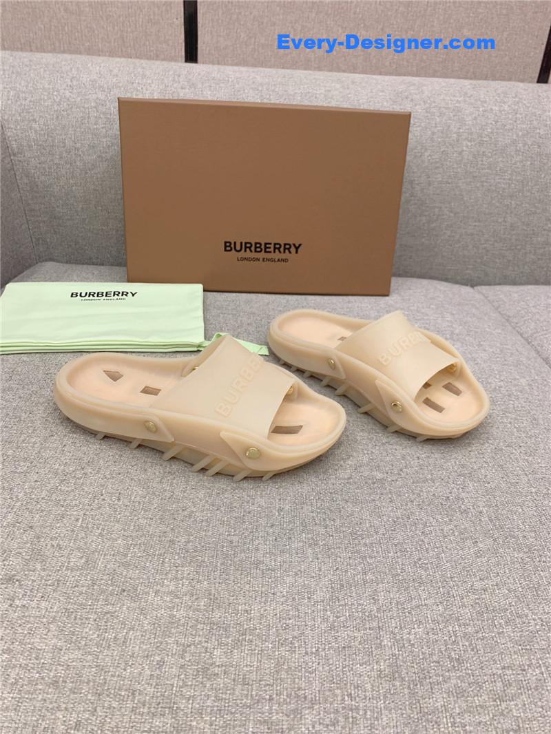 Burberry new hollow slippers