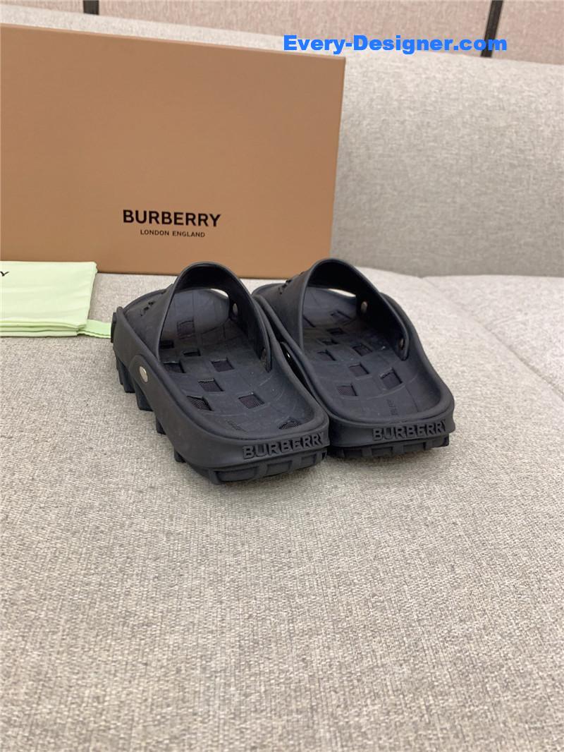 Burberry new hollow slippers