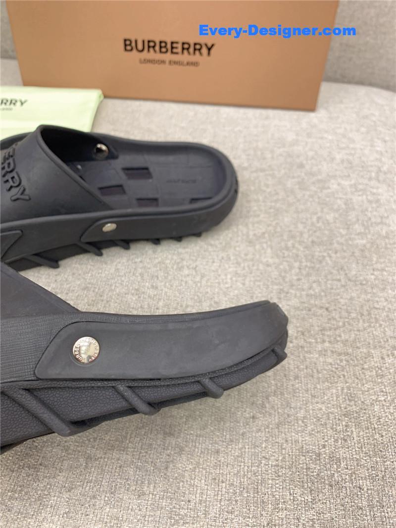 Burberry new hollow slippers