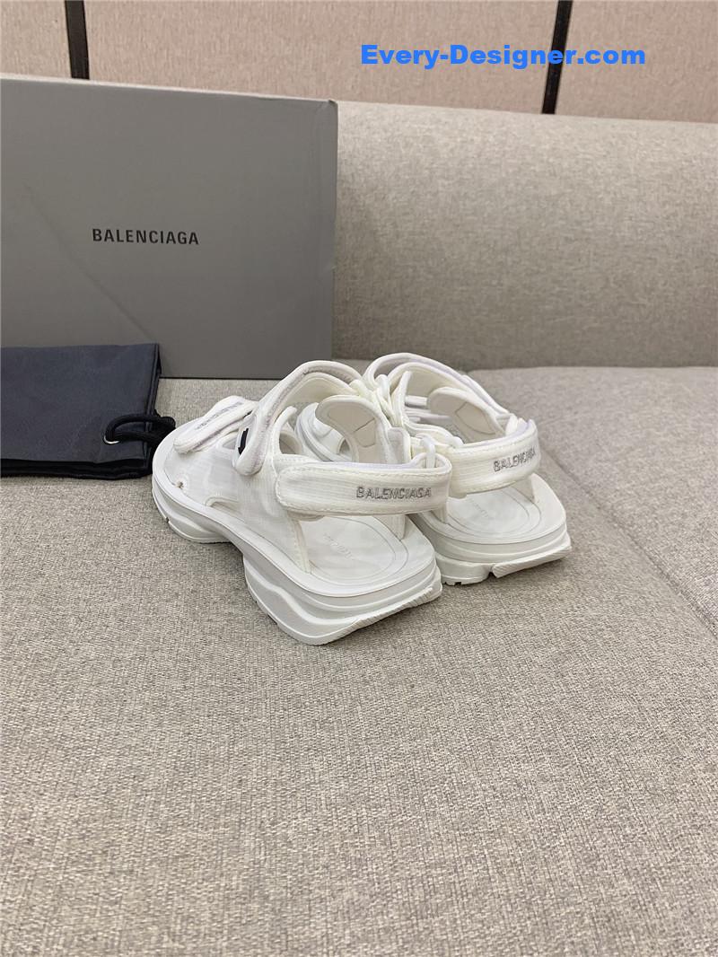 Ba1en*iaga new velcro sandals