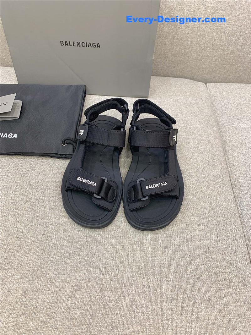Ba1en*iaga new velcro sandals