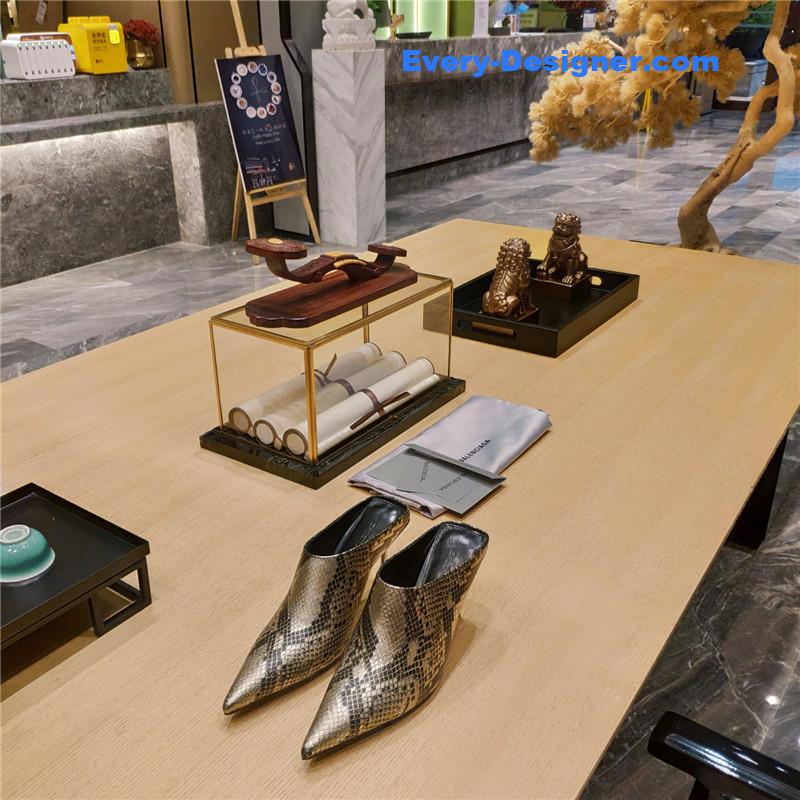 Ba1en*iaga deep toe slippers