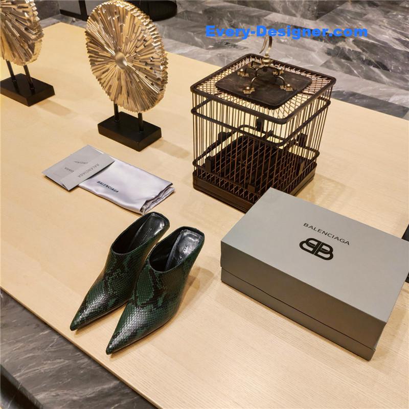 Ba1en*iaga deep toe slippers