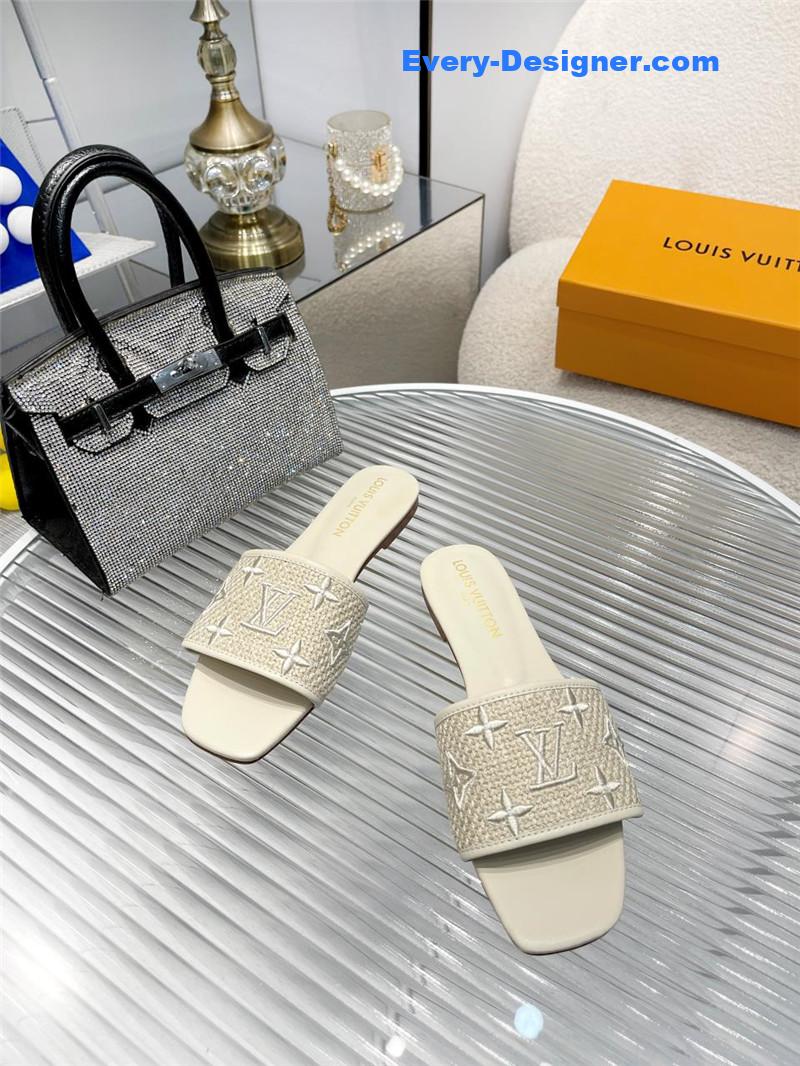 l0vis Vvtt0n lv catwalk flat slippers