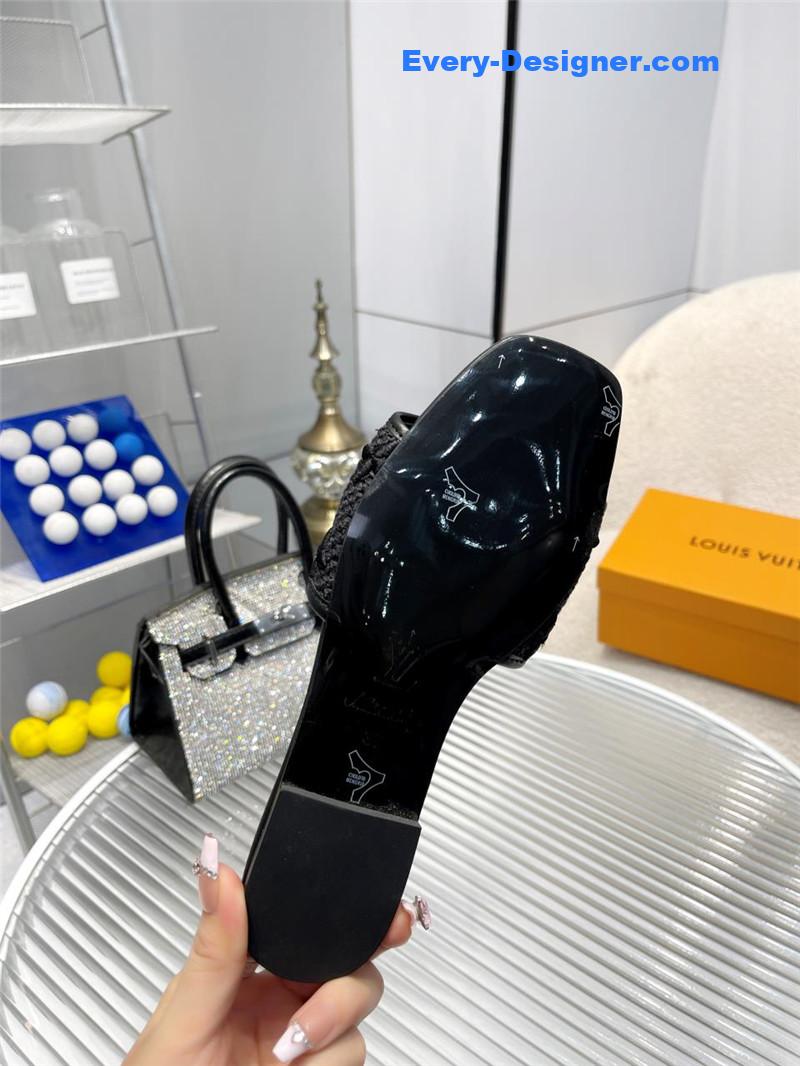 l0vis Vvtt0n lv catwalk flat slippers