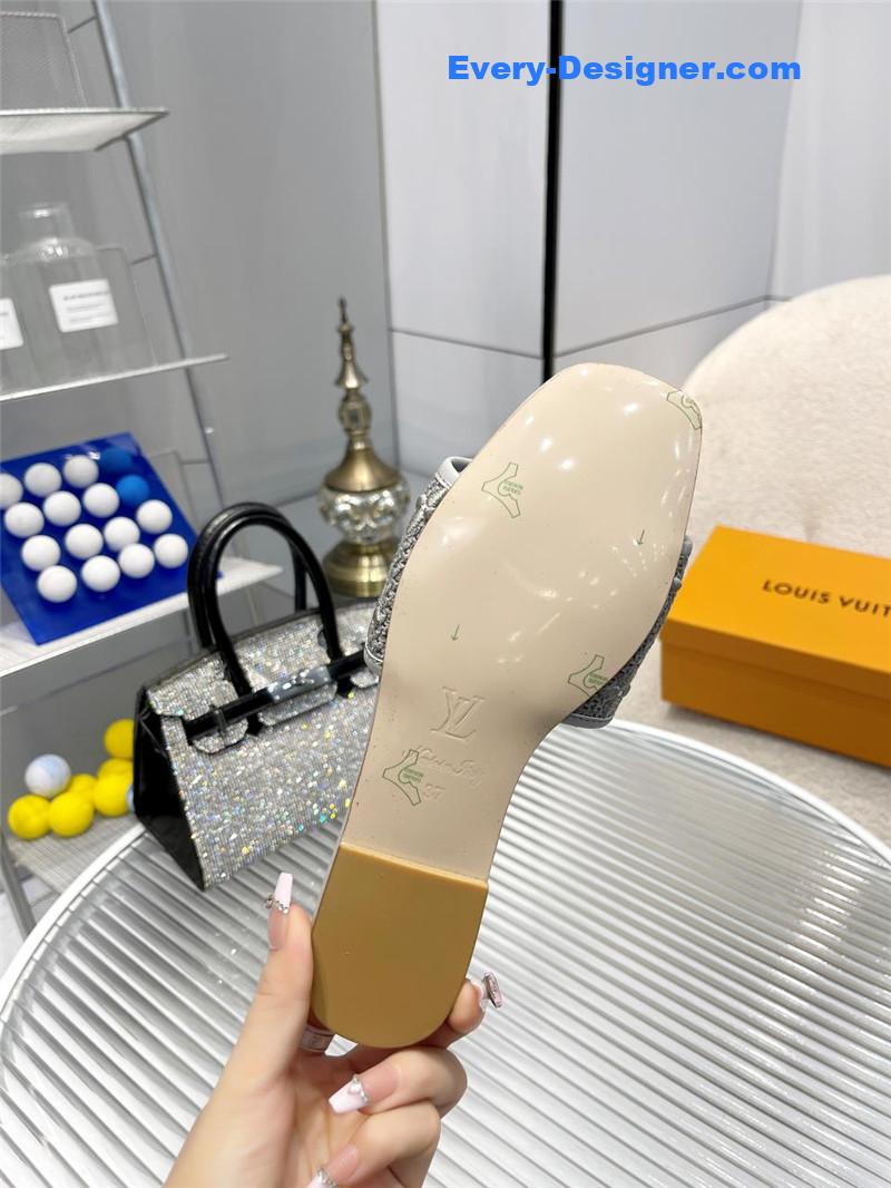 l0vis Vvtt0n lv catwalk flat slippers