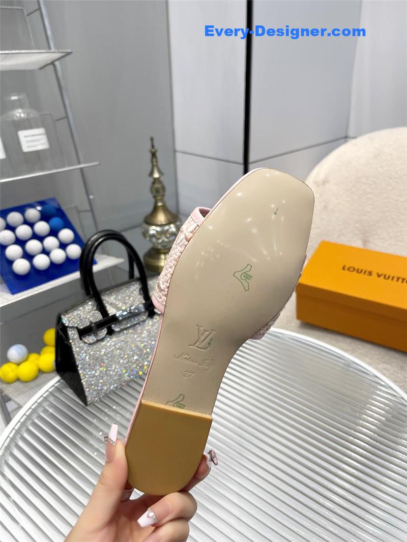 l0vis Vvtt0n lv catwalk flat slippers