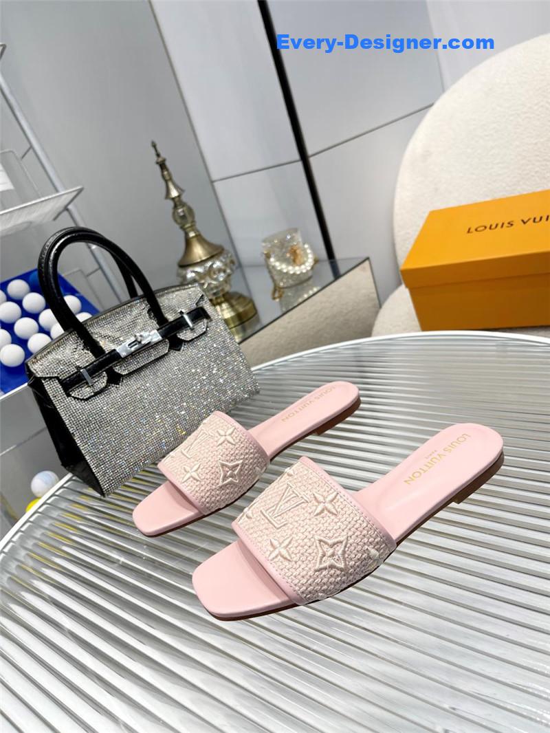 l0vis Vvtt0n lv catwalk flat slippers