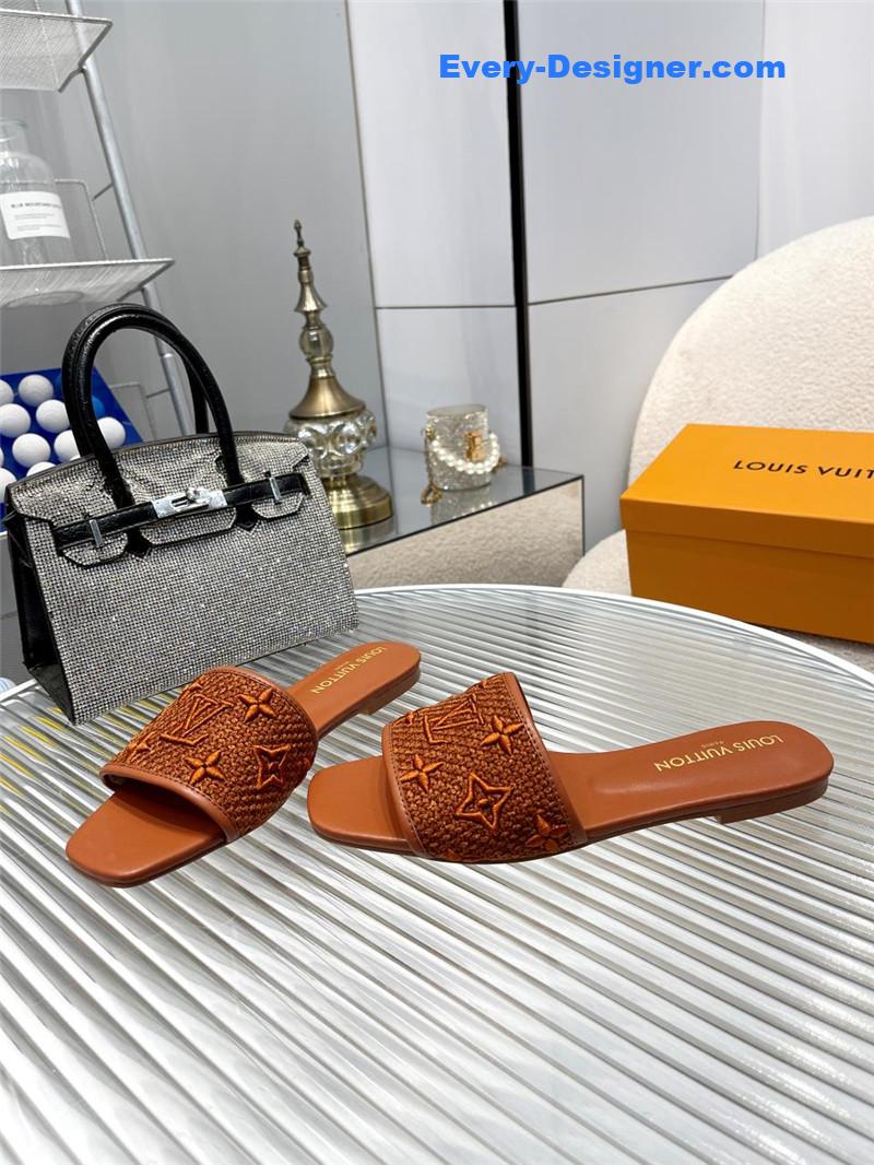 l0vis Vvtt0n lv catwalk flat slippers