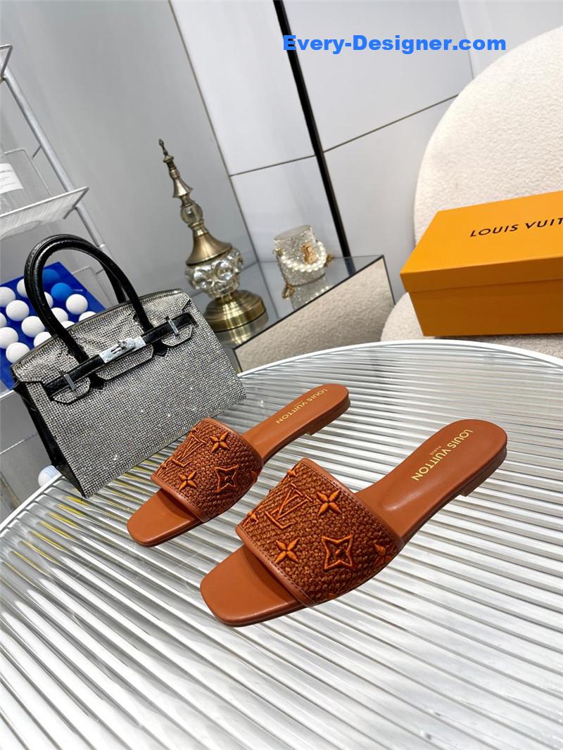l0vis Vvtt0n lv catwalk flat slippers