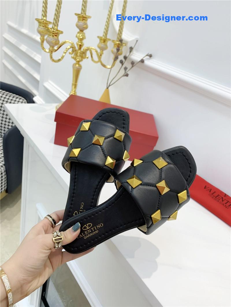 Va1e*ntin0 latest slippers