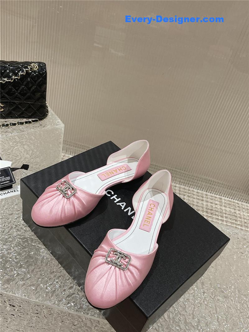 CC explosion diamond buckle hollow sandals