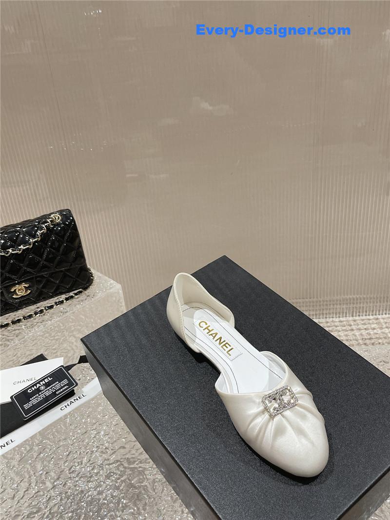 CC explosion diamond buckle hollow sandals