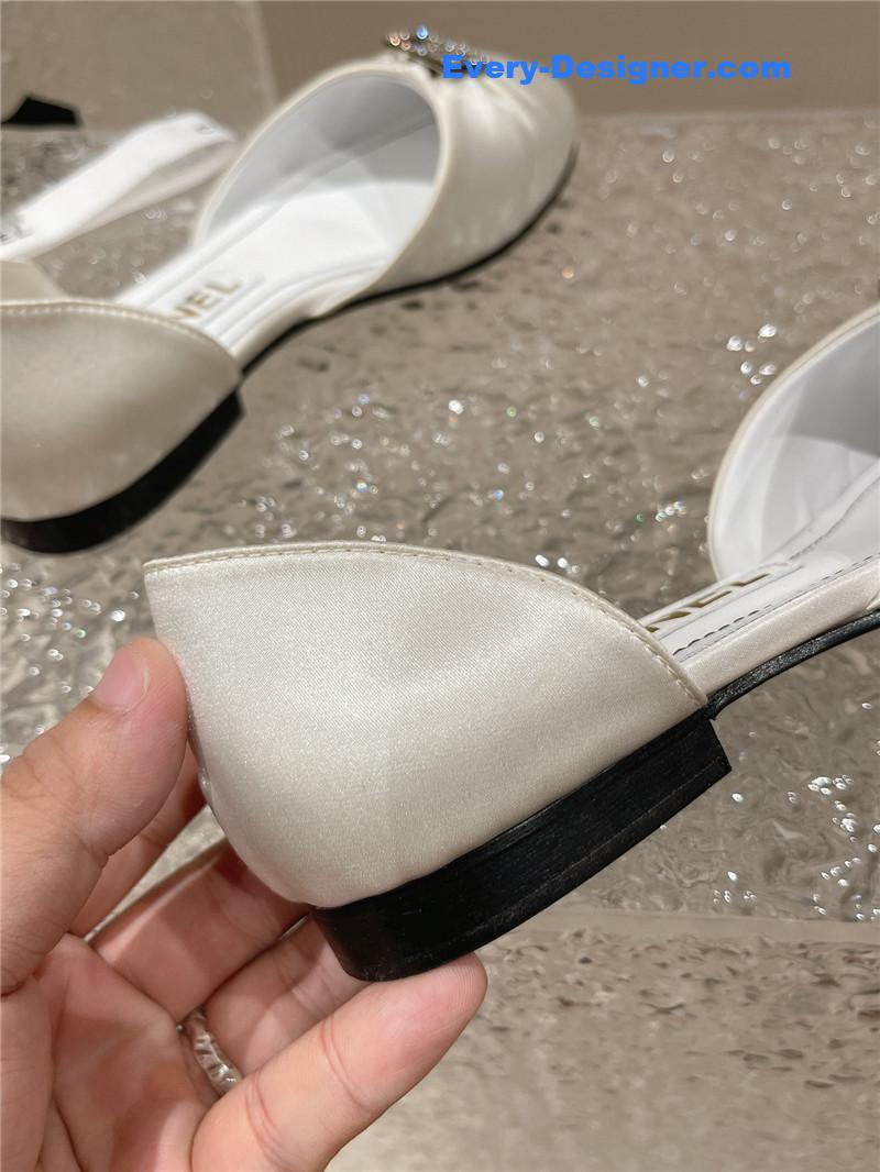 CC explosion diamond buckle hollow sandals