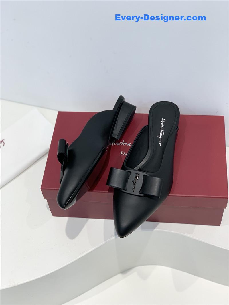 Salvatore Ferragamo new pointed half drag bow slippers