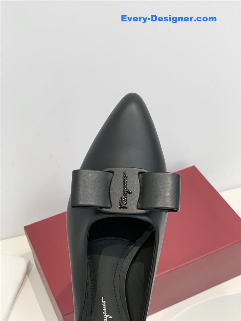 Salvatore Ferragamo new pointed half drag bow slippers