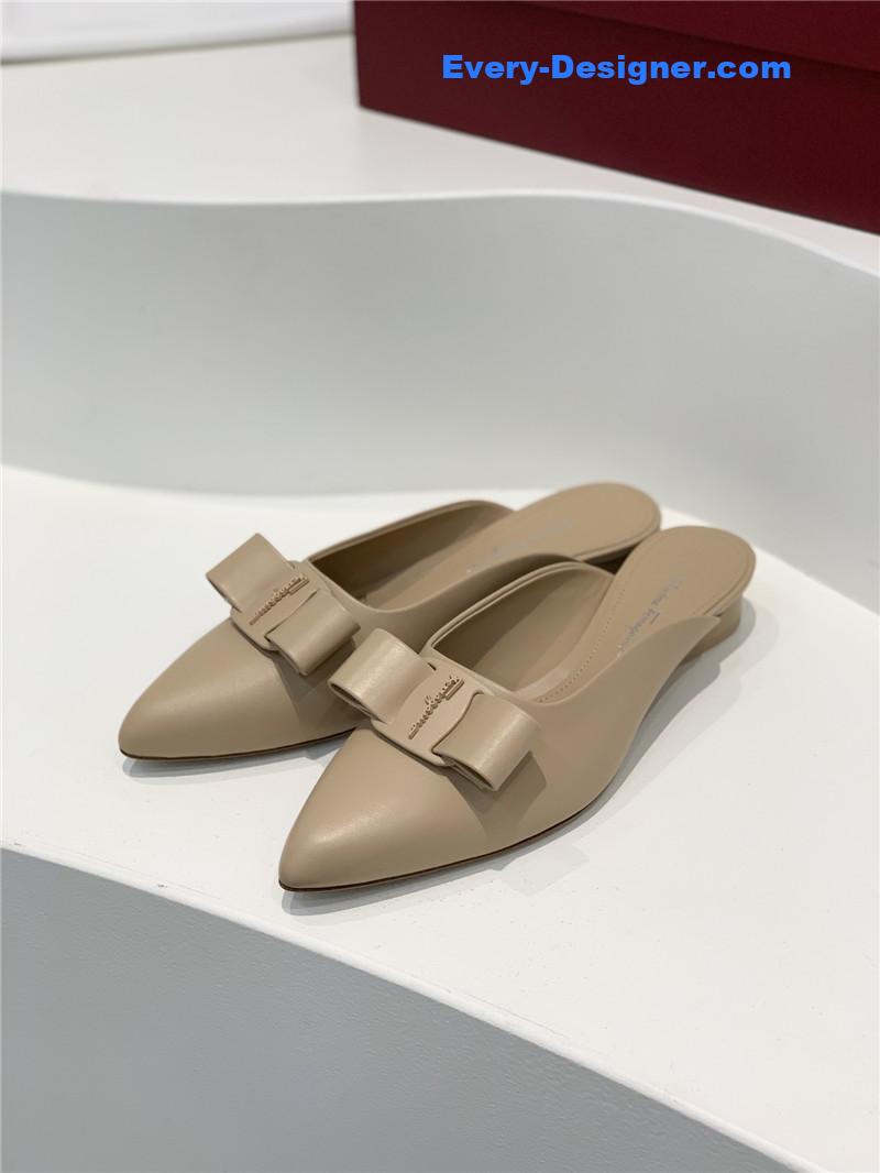 Salvatore Ferragamo new pointed half drag bow slippers