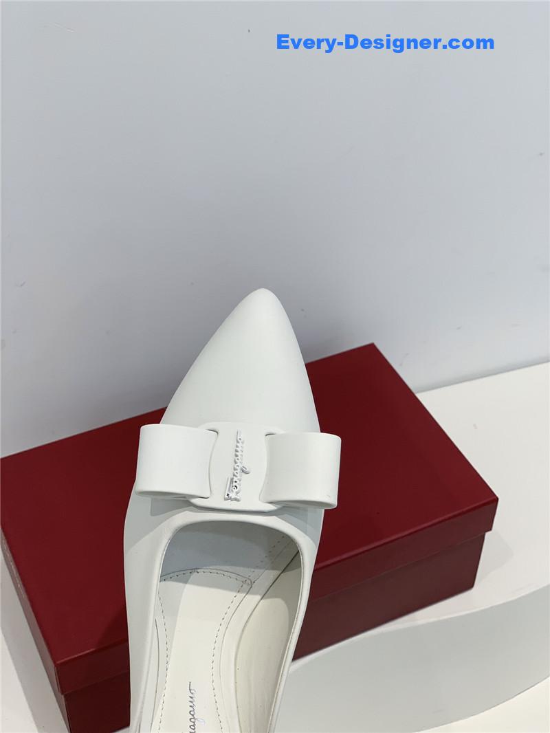 Salvatore Ferragamo new pointed half drag bow slippers