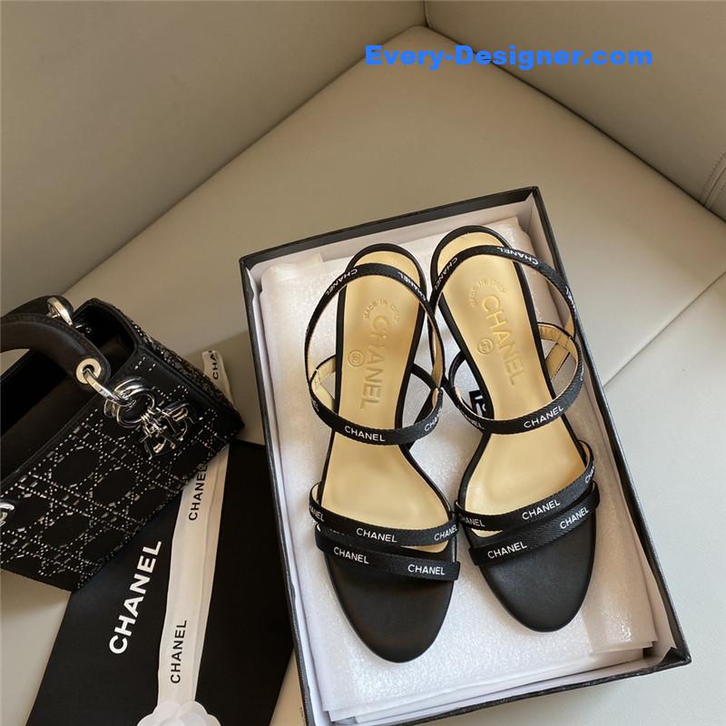 CC middle-aged series logo strappy high-heeled sandals