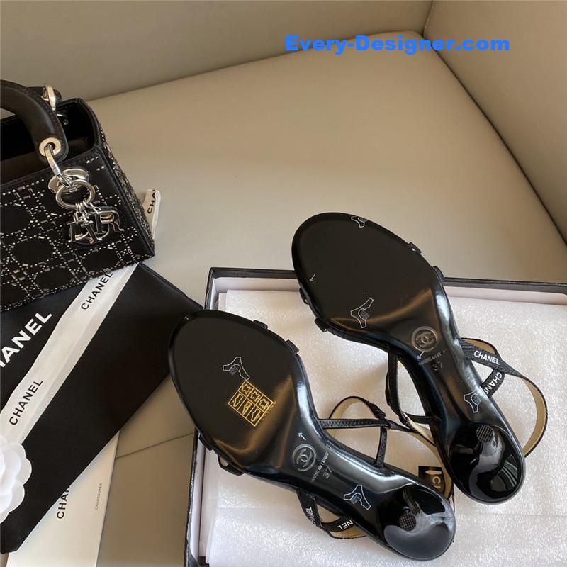 CC middle-aged series logo strappy high-heeled sandals