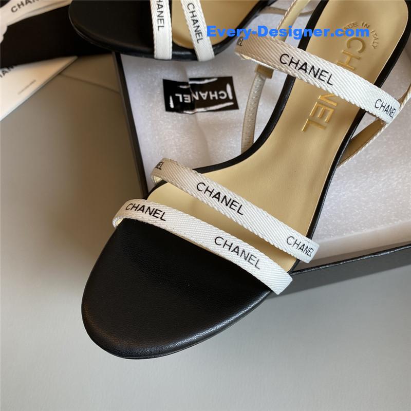 CC middle-aged series logo strappy high-heeled sandals