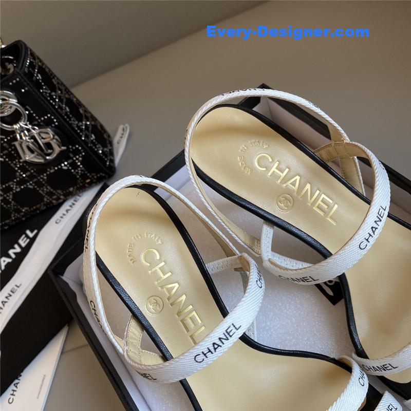 CC middle-aged series logo strappy high-heeled sandals