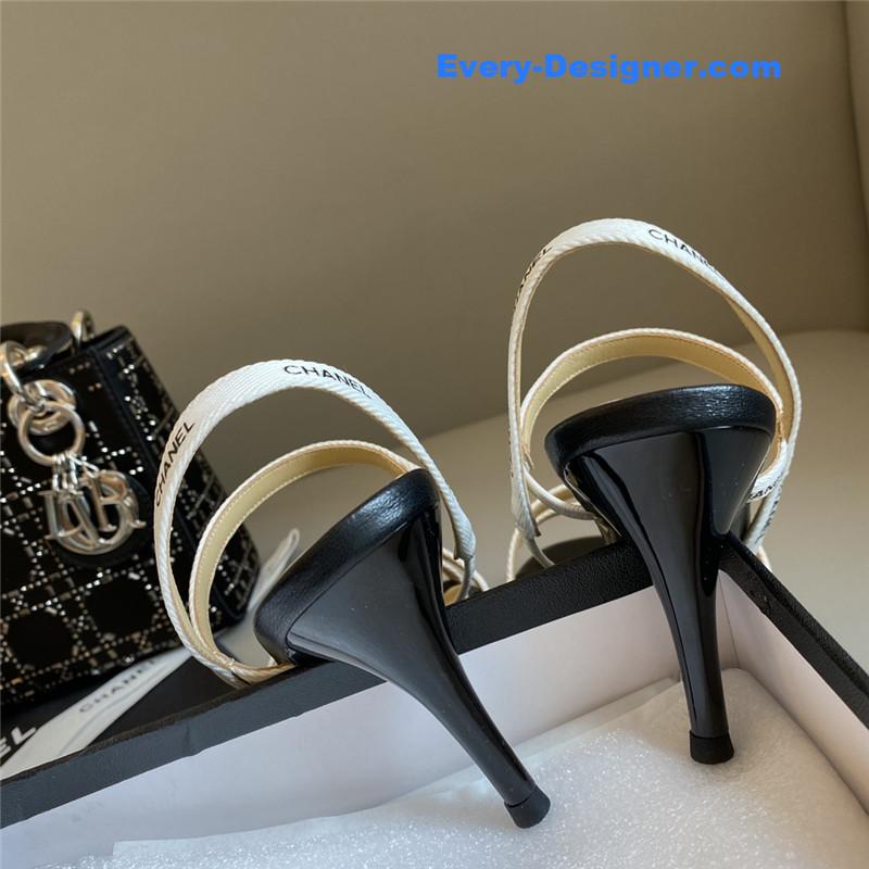 CC middle-aged series logo strappy high-heeled sandals