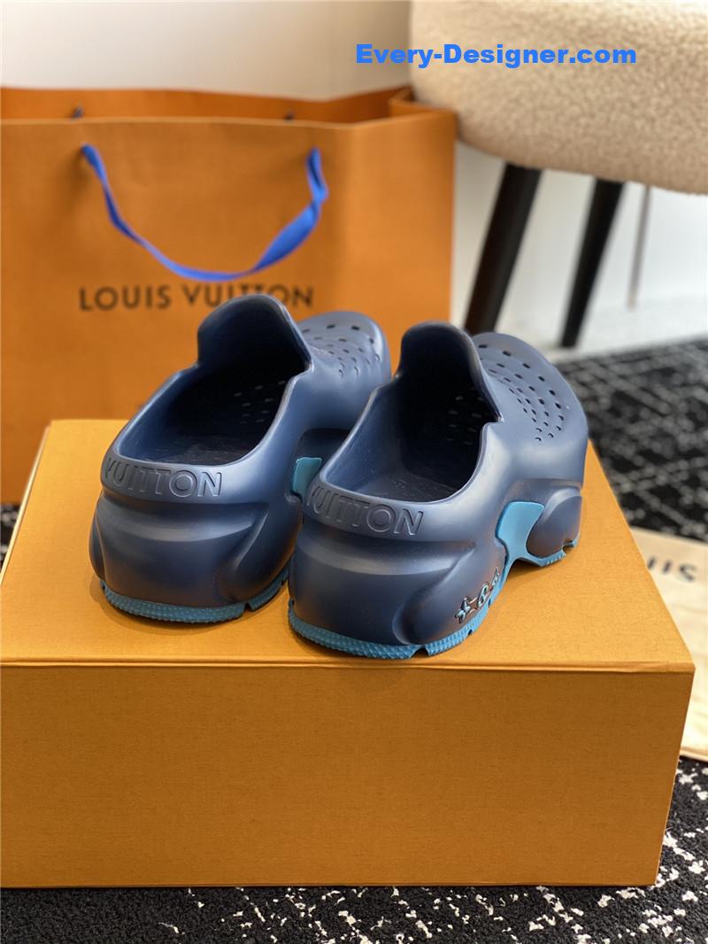 l0vis Vvtt0n lv new shark slippers