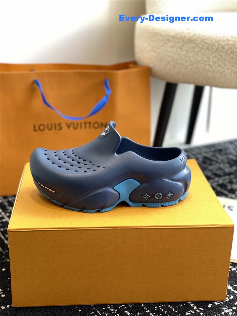 l0vis Vvtt0n lv new shark slippers