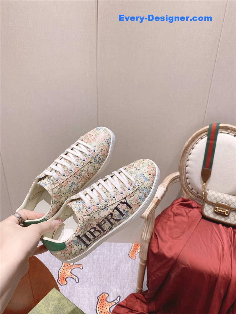 Gvc*1 classic sports lace-up white shoes