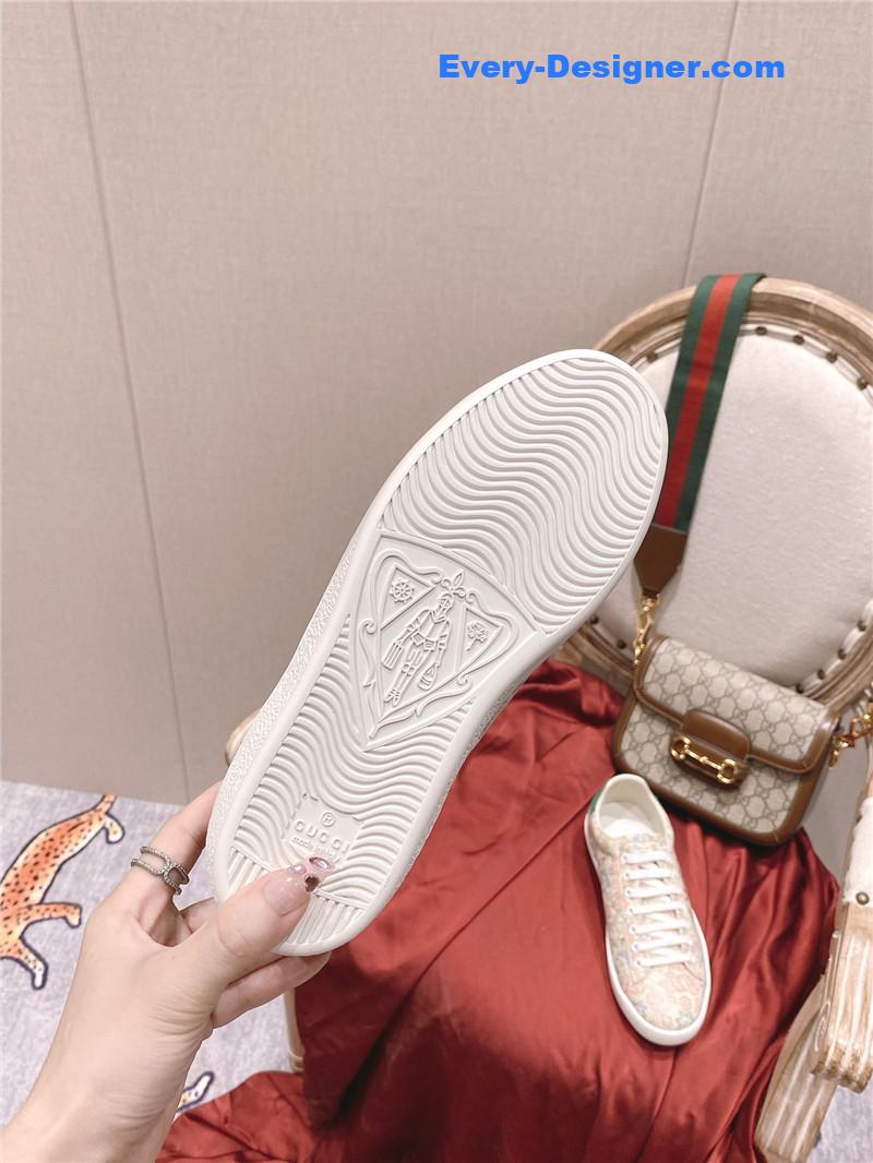 Gvc*1 classic sports lace-up white shoes