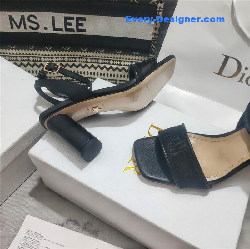 D10r square toe high heel sandals