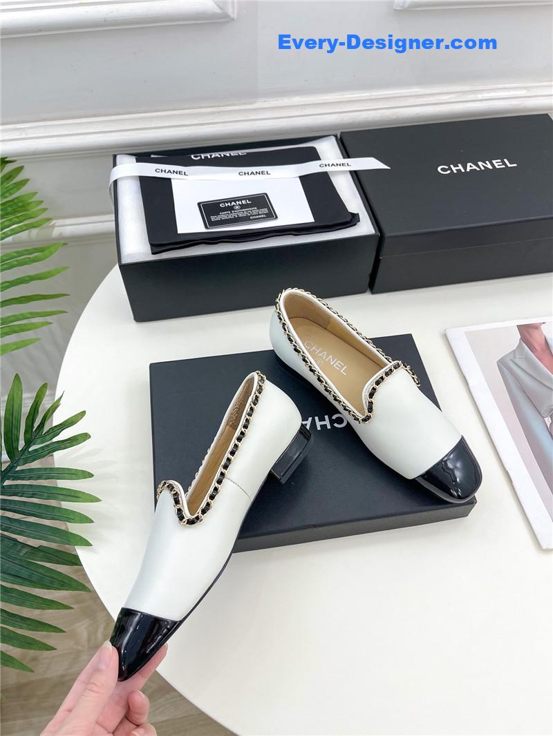 CC catwalk style chain deep mouth shoes