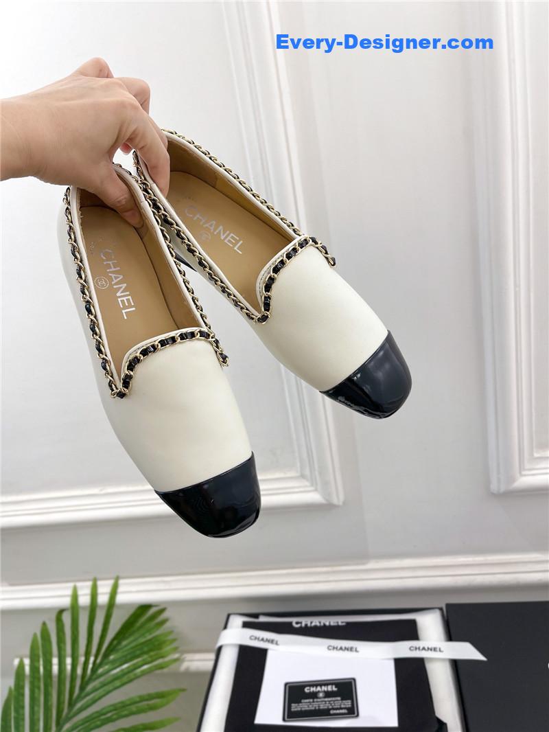 CC catwalk style chain deep mouth shoes