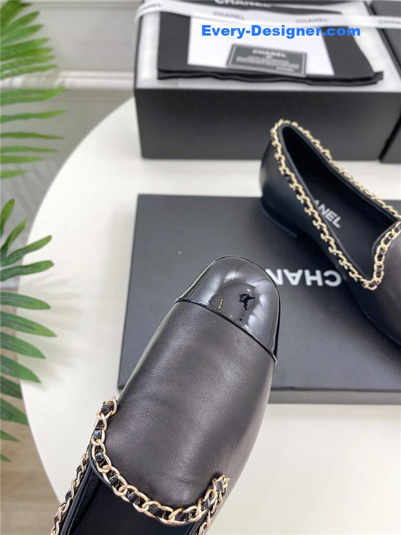 CC catwalk style chain deep mouth shoes