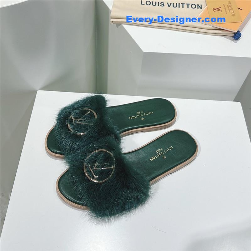 l0vis Vvtt0n lv flat open toe sandals