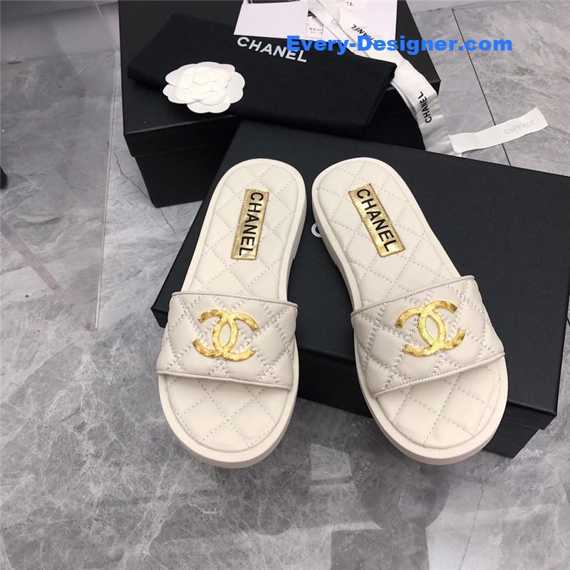 CC explosion Iogo sandals