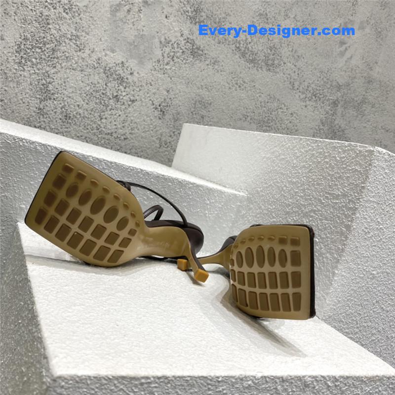 b0tt*ga Ven*ta classic heeled sandals