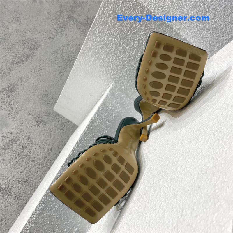 b0tt*ga Ven*ta classic heeled sandals