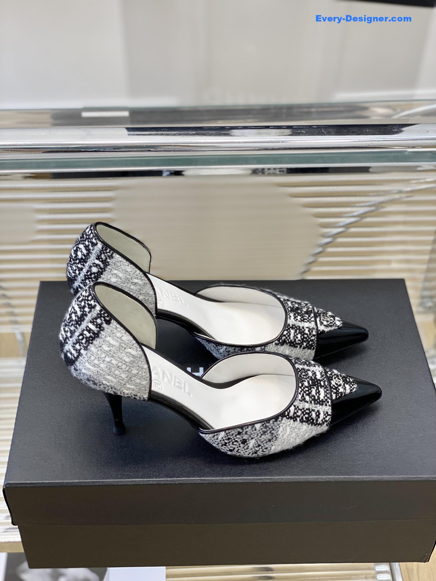 CC side empty high heels