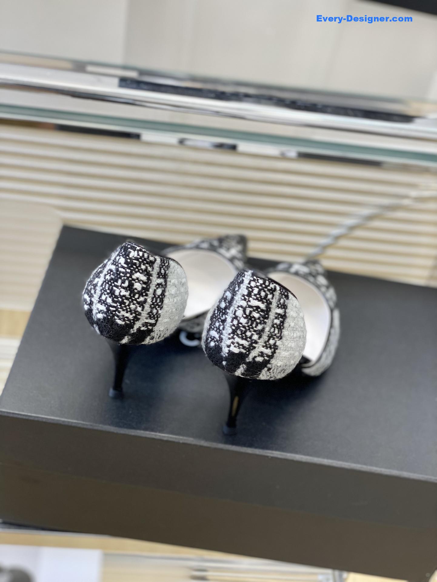 CC side empty high heels