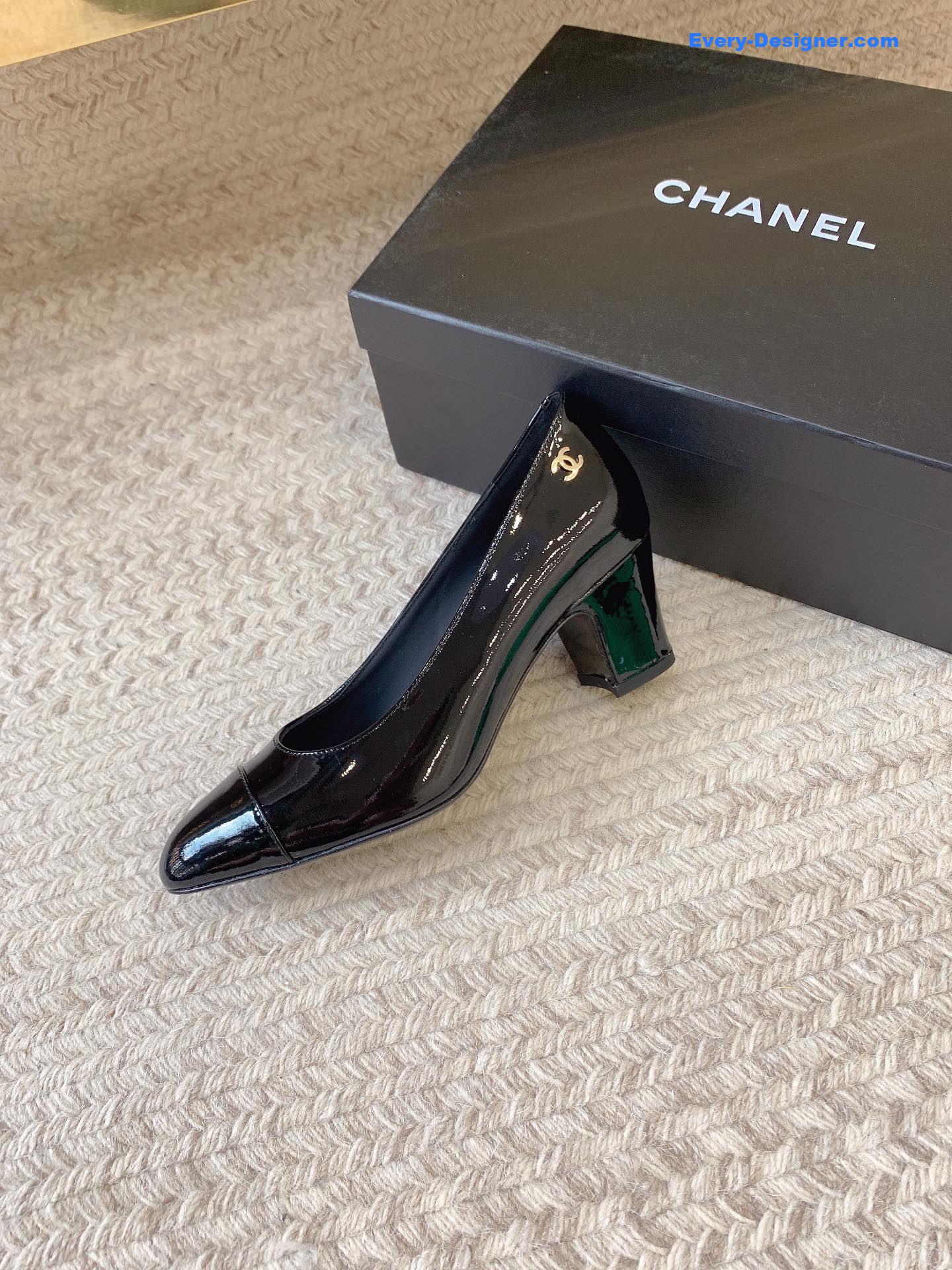 CC new patent leather shoes