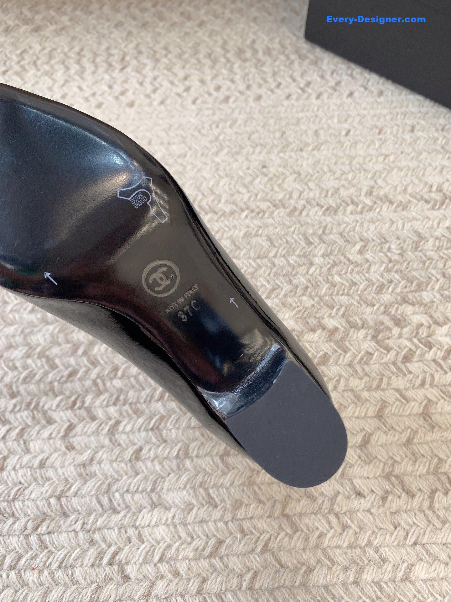 CC new patent leather shoes