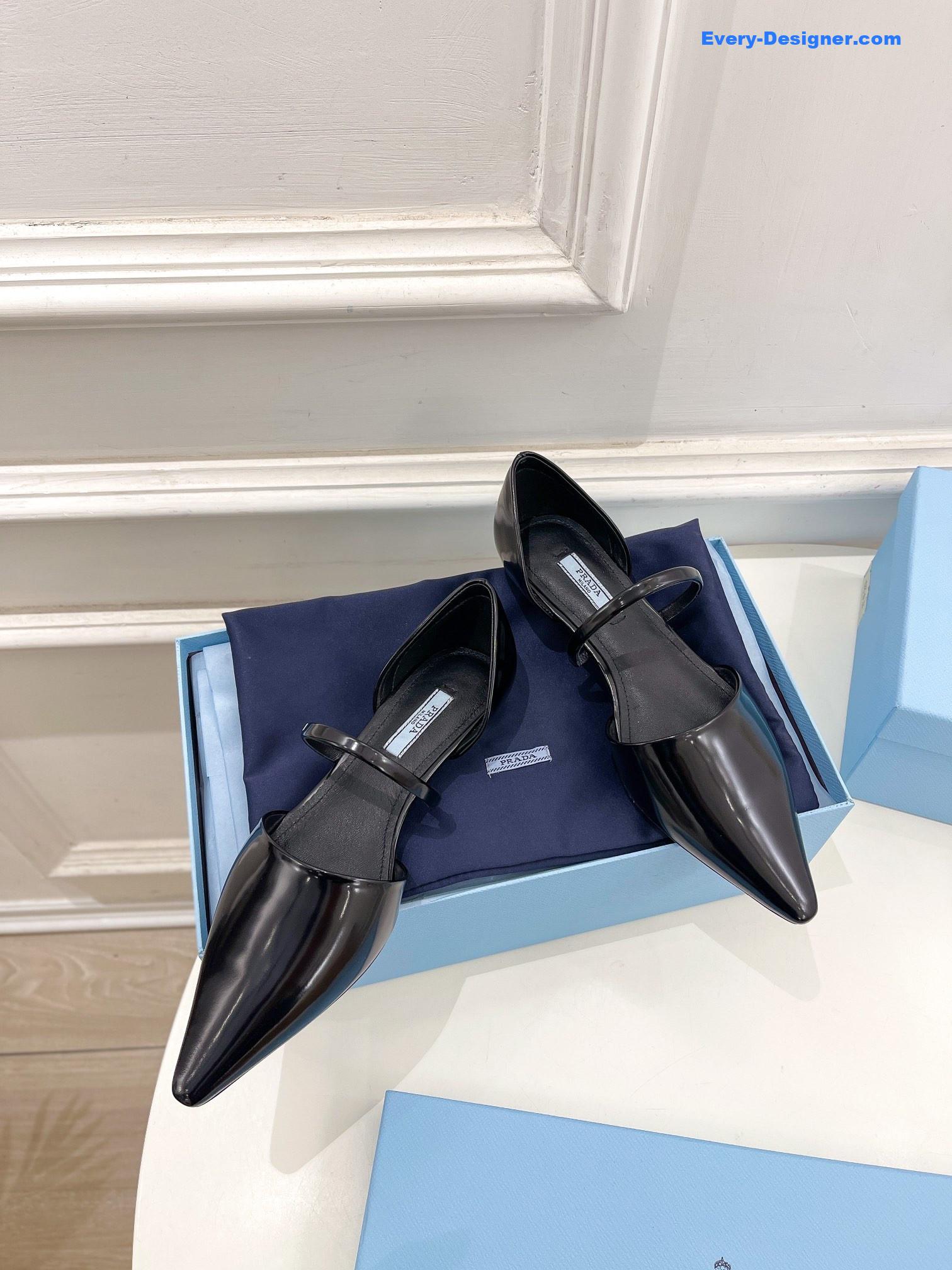 Pra*a catwalk style hollow pointed ballet shoes