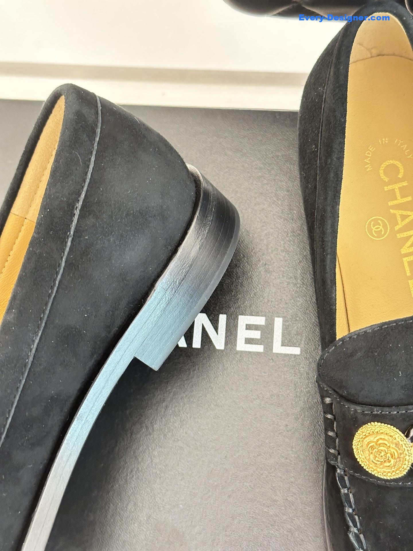 CC classic double C gold four-leaf clover gold coin loafers