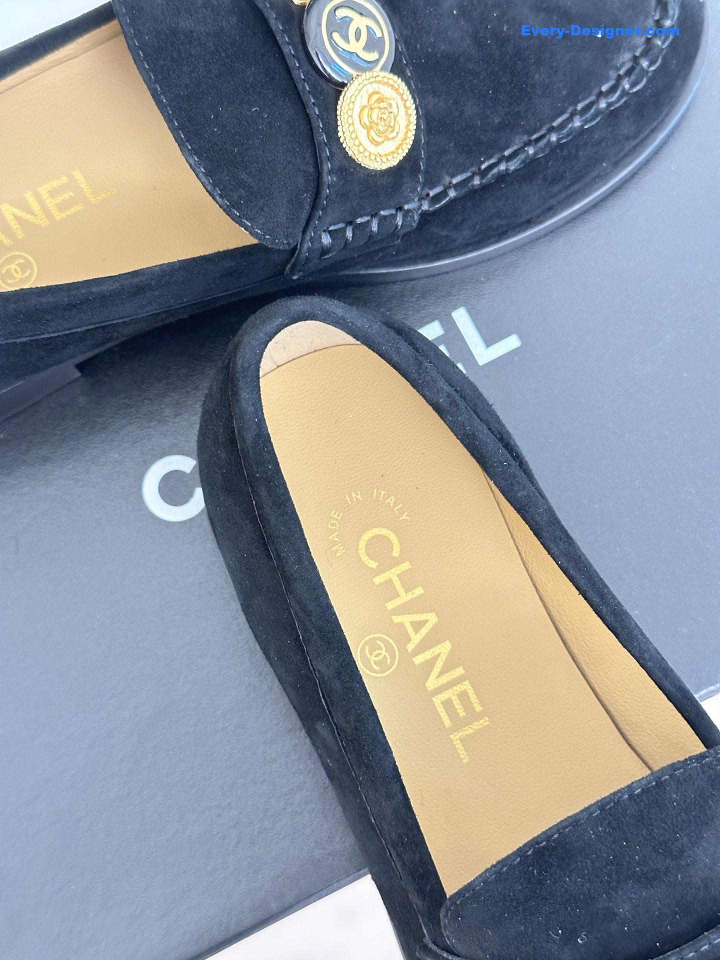 CC classic double C gold four-leaf clover gold coin loafers